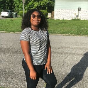 Meet your Posher, Lauren